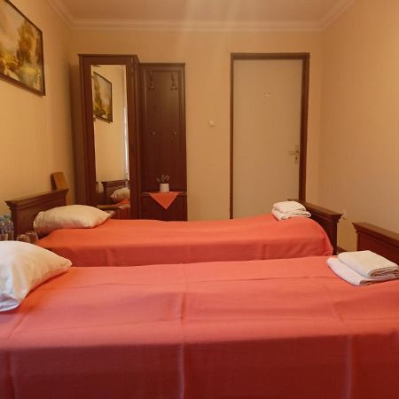 Domki Noclegowe Przemysl Ngoại thất bức ảnh